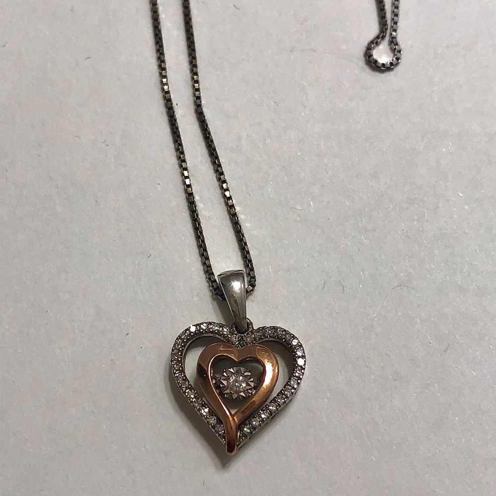 Rosegold heart shaped diamond necklace